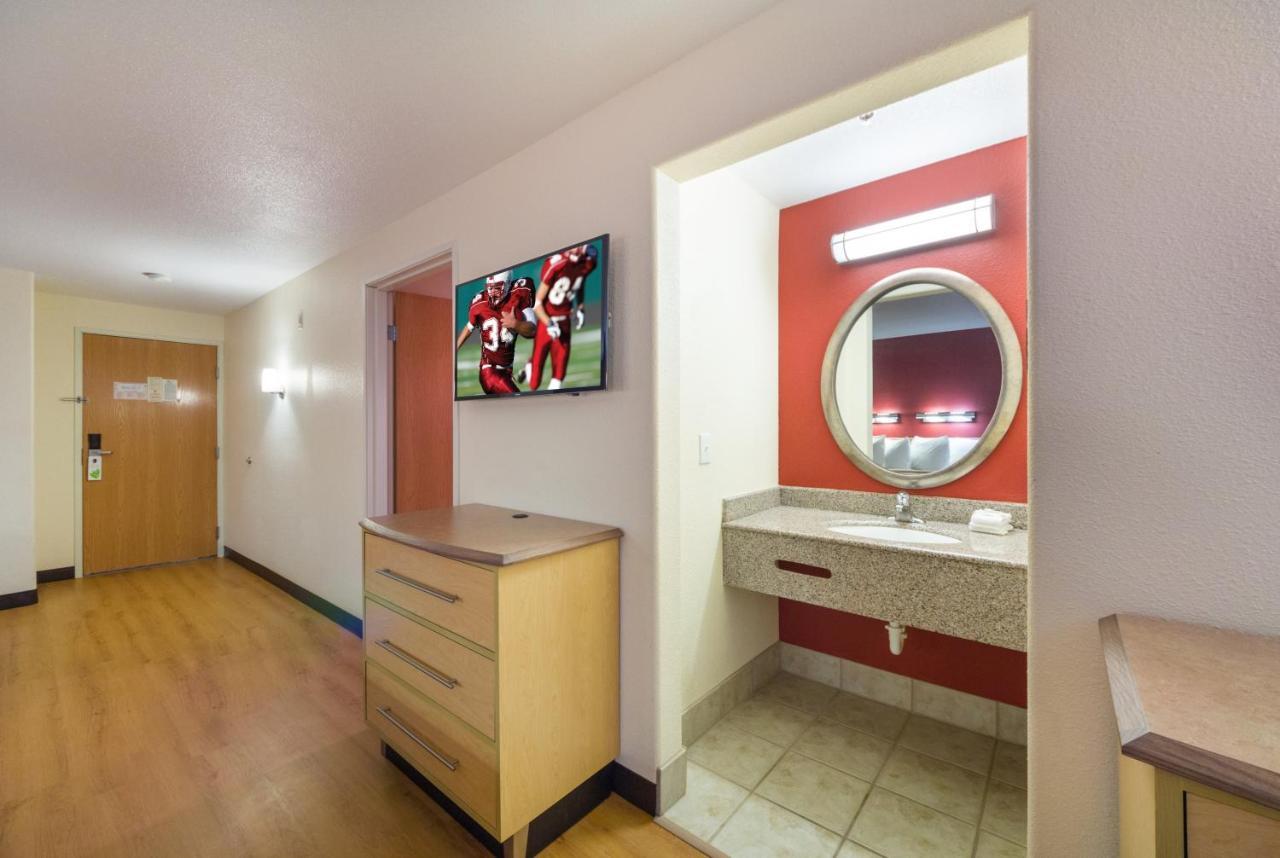 Super 8 By Wyndham New Braunfels I-35 Hotel Exterior photo