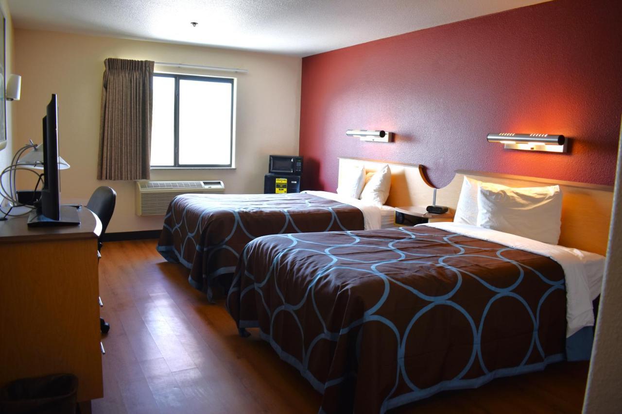 Super 8 By Wyndham New Braunfels I-35 Hotel Exterior photo