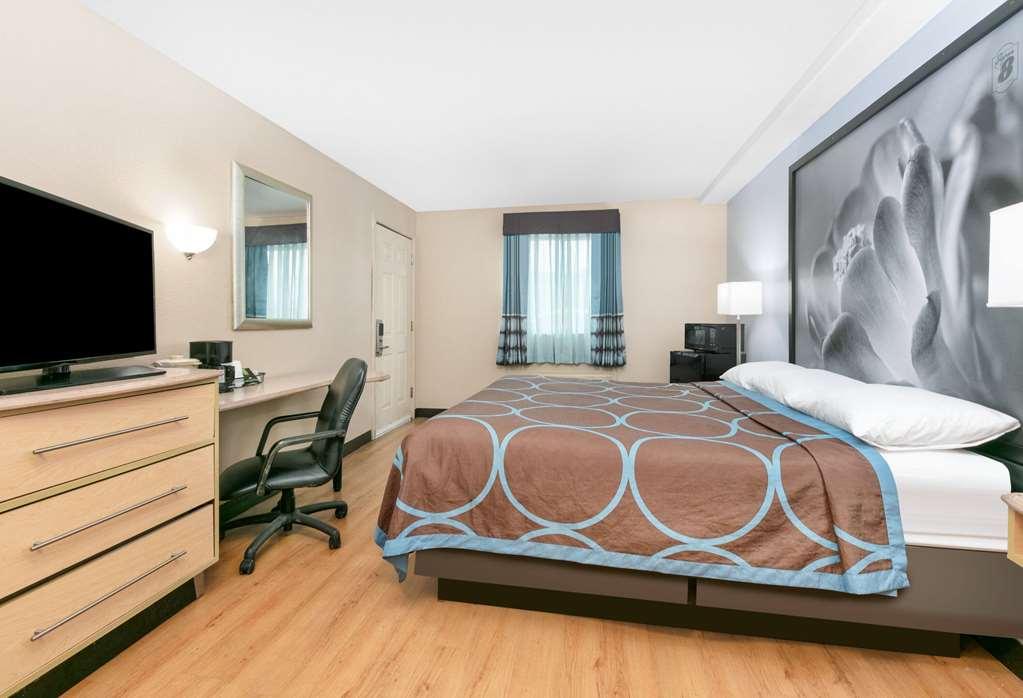 Super 8 By Wyndham New Braunfels I-35 Hotel Room photo