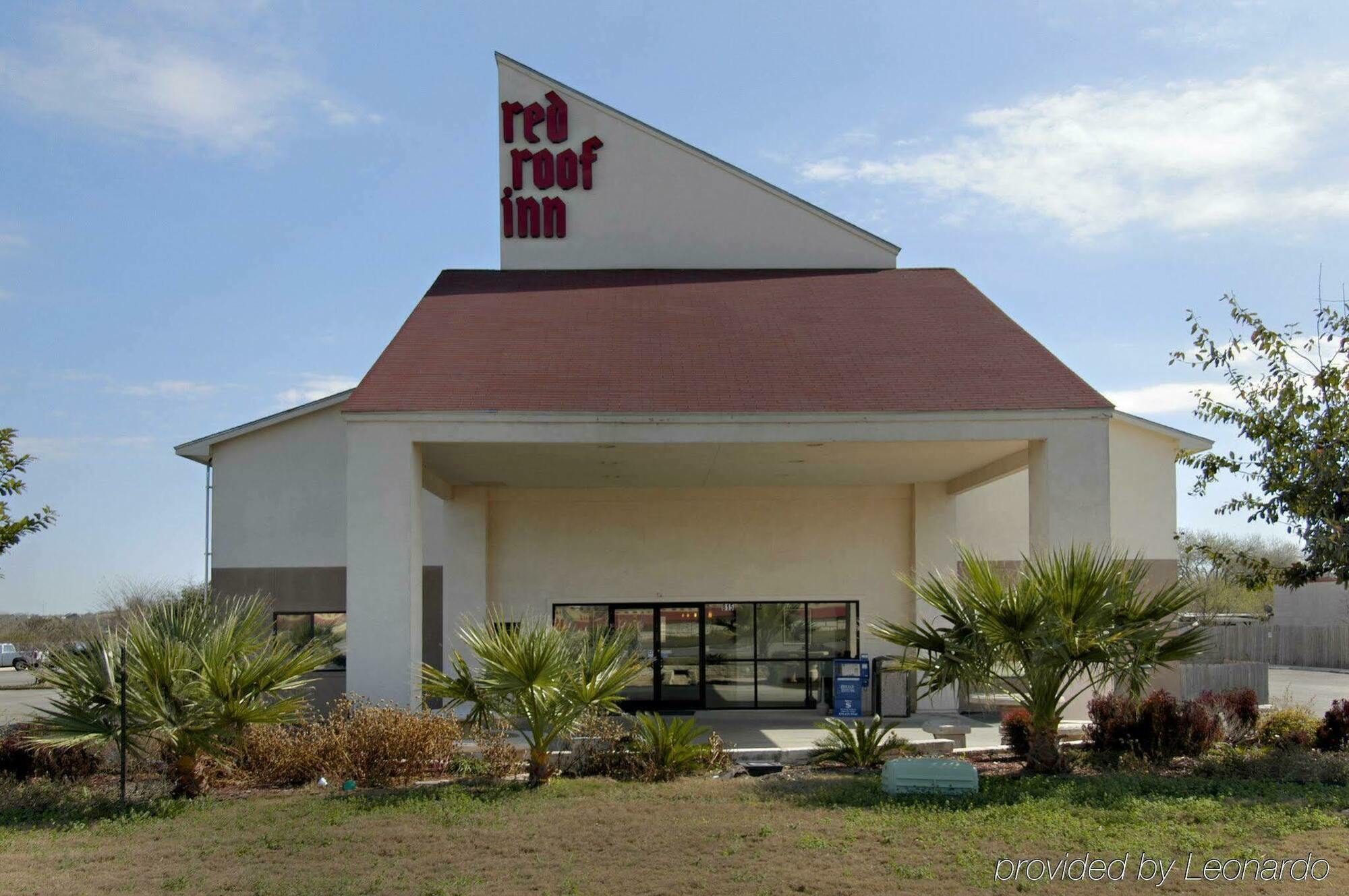 Super 8 By Wyndham New Braunfels I-35 Hotel Exterior photo